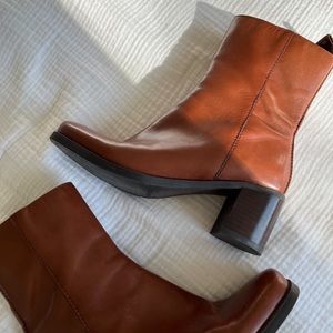 Bandolino Leather Brown Boots